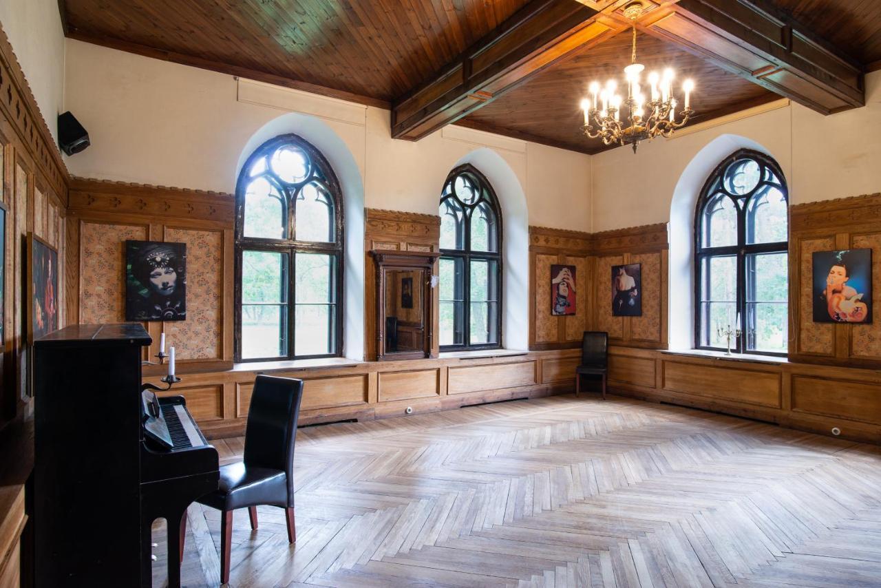 Laitse Castle Hotell Eksteriør bilde