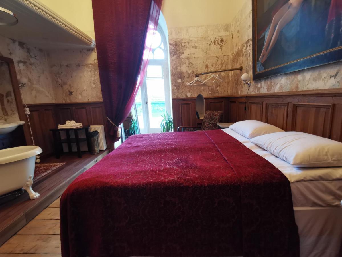Laitse Castle Hotell Eksteriør bilde